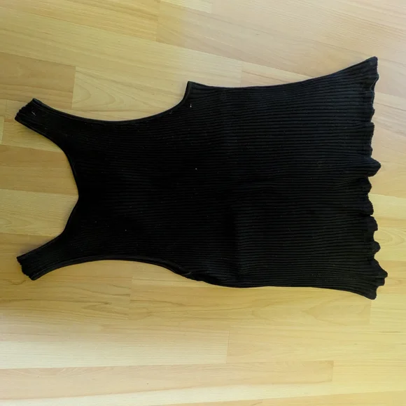 top Black Ribbed Tank Top - Picture 4 of 4